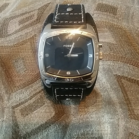 Watch - Picture 1 of 5